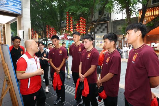 护士footjob手交榨精