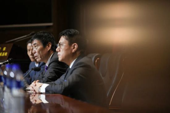 她的深情